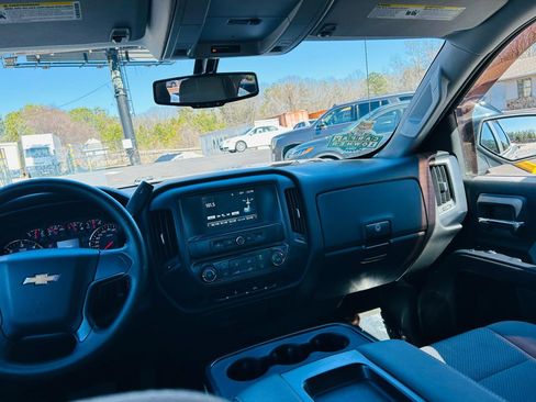 Used 2018 Chevrolet Silverado 1500 Custom w/ Custom Convenience Package image 24