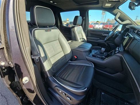 Used 2023 GMC Sierra 1500 AT4X image 17