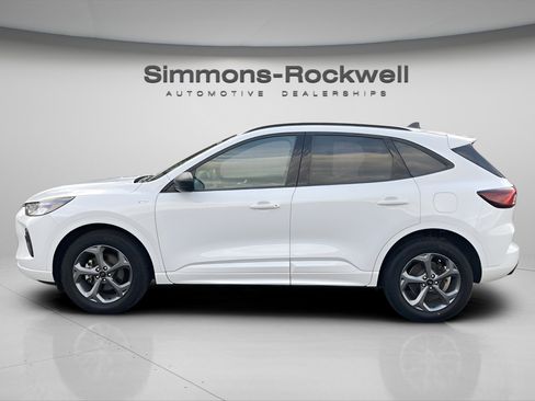 Used 2023 Ford Escape ST-Line image 8