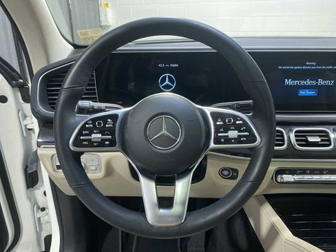 Used 2022 Mercedes-Benz GLS 450 4MATIC image 15