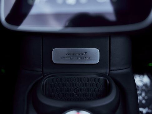 Used 2025 McLaren Artura Spider RWD image 70