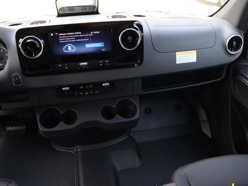 New 2025 Mercedes-Benz Sprinter 2500 image 38