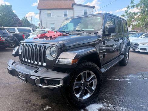 Used 2019 Jeep Wrangler Unlimited Sahara AWD/4WD image 2
