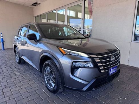 Used 2024 Nissan Rogue S FWD image 6