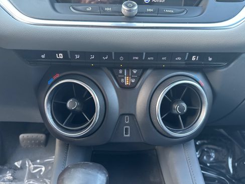 Used 2020 Chevrolet Blazer LT FWD image 16