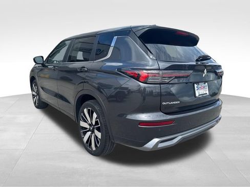 Used 2025 Mitsubishi Outlander AWD image 7