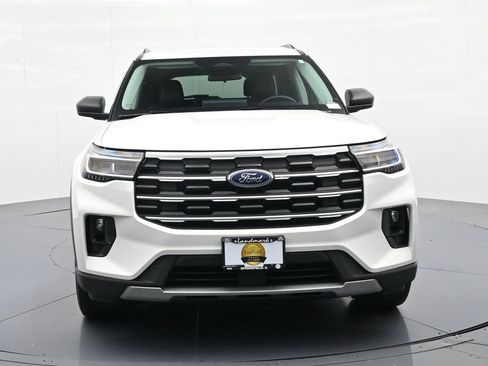 Used 2025 Ford Explorer Active w/ Active Comfort Package AWD/4WD image 3