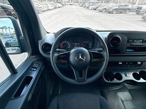 Used 2020 Mercedes-Benz Sprinter 3500 image 4