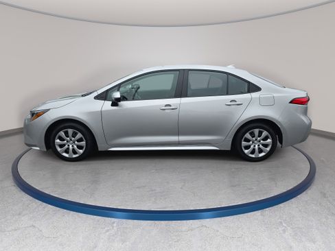 Used 2024 Toyota Corolla LE FWD image 8