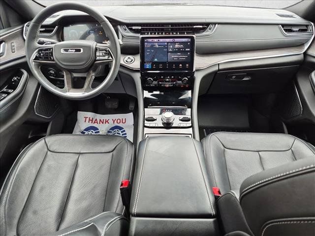 Used 2023 Jeep Grand Cherokee Overland AWD/4WD image 18