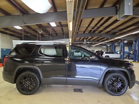 Used 2021 GMC Acadia SLE w/ Elevation Edition image 4