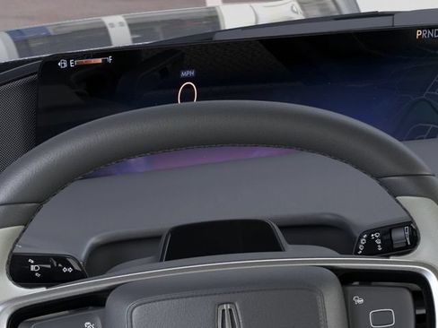 New 2026 Lincoln Navigator Premiere AWD/4WD image 13
