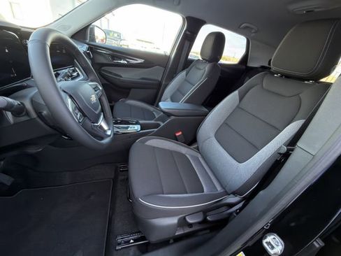 New 2026 Chevrolet TrailBlazer LT w/ LT Cold Weather Package FWD image 18