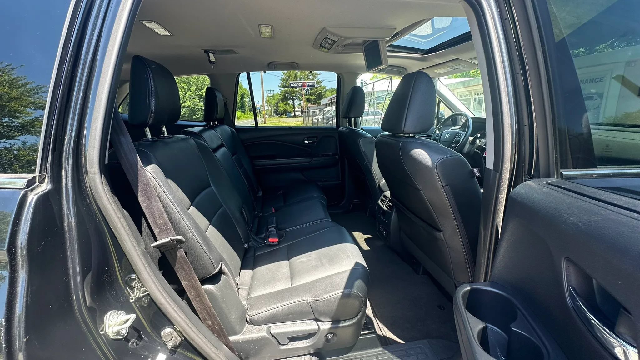 Used 2016 Honda Pilot Touring image 32