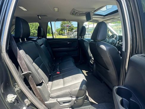 Used 2016 Honda Pilot Touring image 32