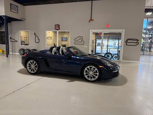 Used 2018 Porsche 718 Boxster RWD image 86