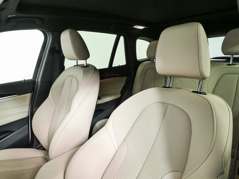 Used 2022 BMW X1 xDrive28i w/ M Sport Package AWD/4WD image 5