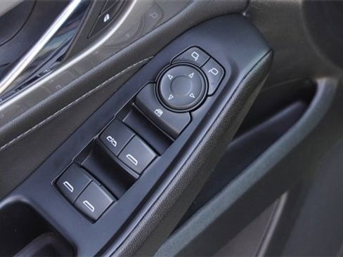 Used 2022 Chevrolet Traverse LT w/ LPO, Cargo Package image 22