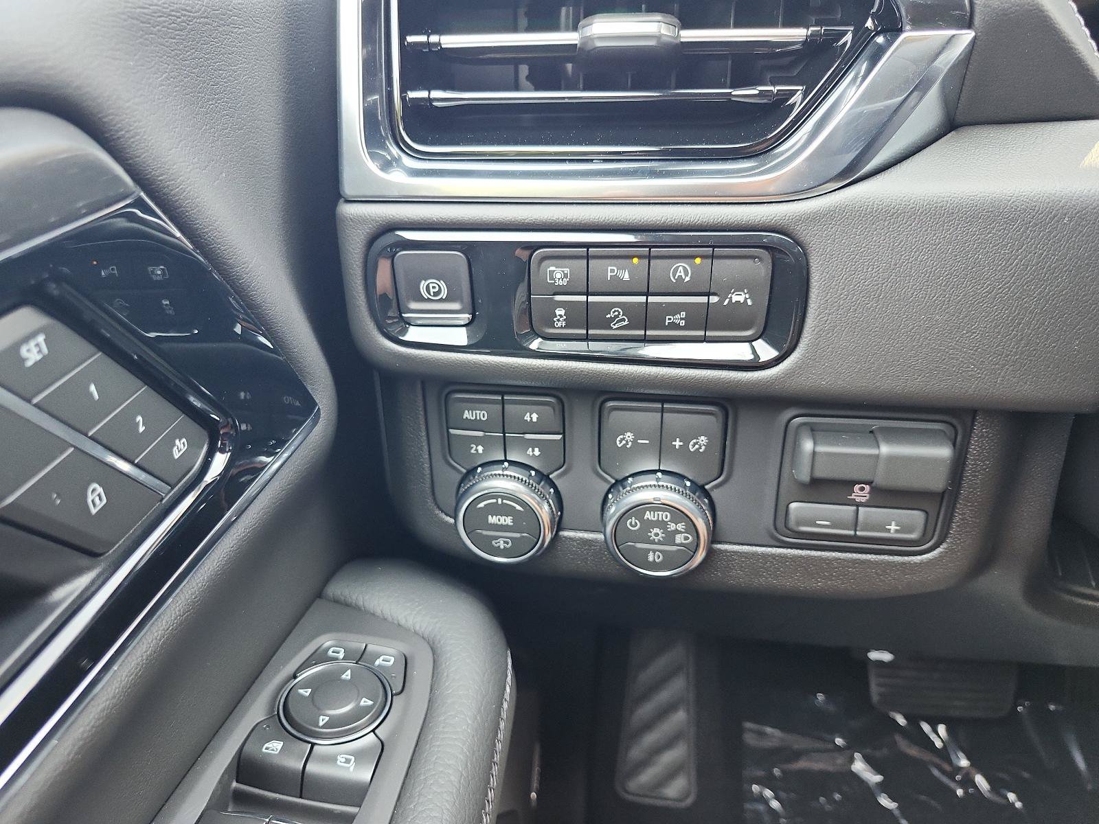 New 2026 GMC Yukon Denali w/ Denali Reserve Package AWD/4WD image 19