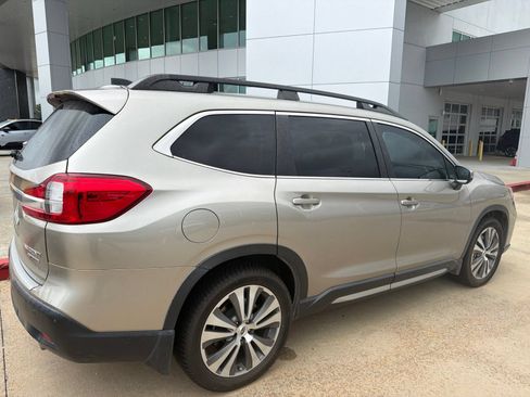 Used 2020 Subaru Ascent Limited w/ Popular Package #2A AWD/4WD image 3