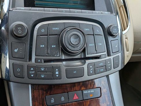 Used 2013 Buick LaCrosse Leather w/ Entertainment Package image 29