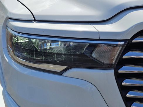 New 2026 RAM 1500 Laramie AWD/4WD image 4