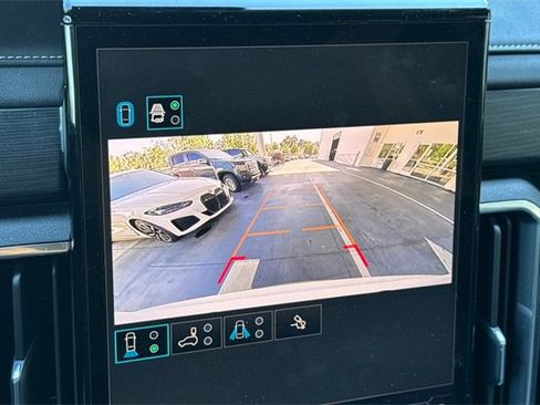 Used 2025 GMC Acadia Elevation image 19