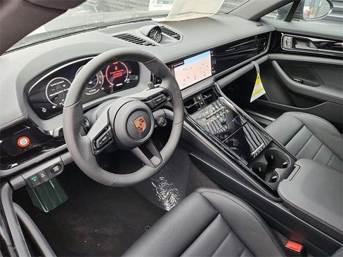 New 2026 Porsche Panamera 4 image 4