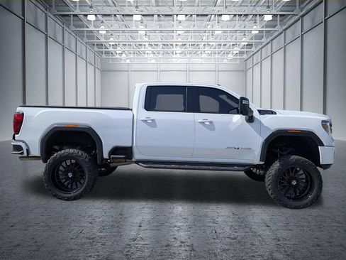 Used 2022 GMC Sierra 2500 AT4 w/ AT4 Premium Plus Package AWD/4WD image 8