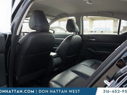 Used 2024 Nissan Altima 2.5 SR FWD image 18