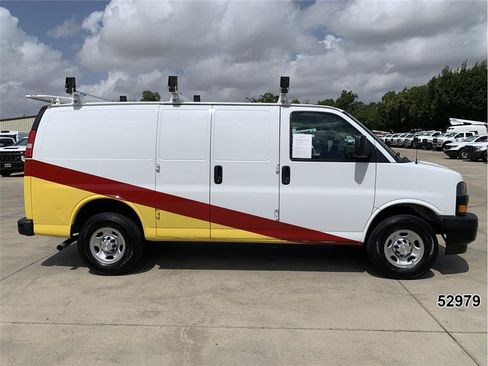 Used 2022 Chevrolet Express 2500 w/ Driver Convenience Package RWD image 5