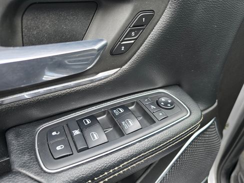 Used 2019 RAM 1500 Laramie image 27