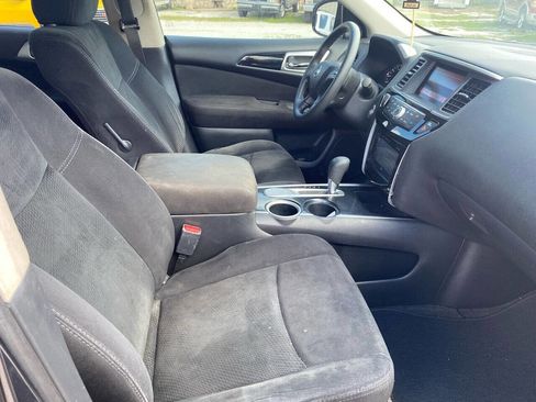 Used 2014 Nissan Pathfinder S image 16