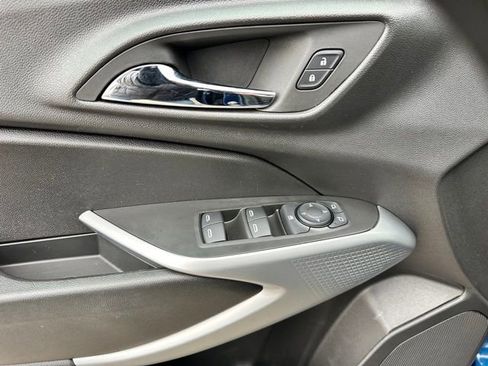 Used 2024 Chevrolet Trax LS w/ LS Convenience Package image 11