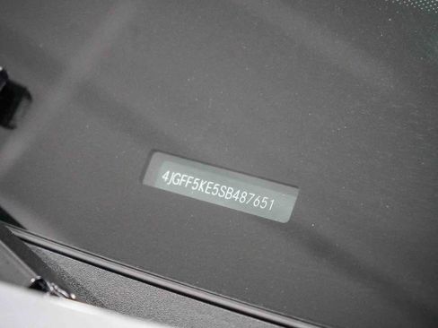 Used 2025 Mercedes-Benz GLS 450 4MATIC image 30