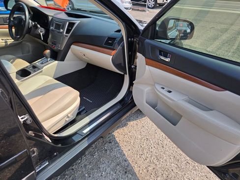 Used 2014 Subaru Outback 2.5i Limited AWD/4WD image 12