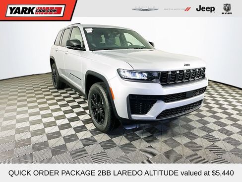 New 2026 Jeep Grand Cherokee Altitude AWD/4WD image 1