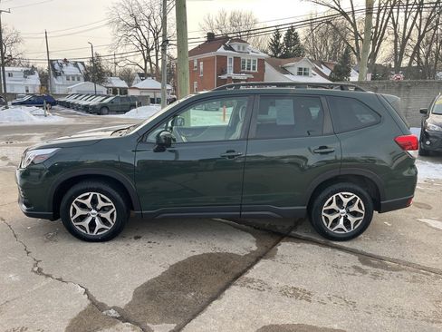 Used 2023 Subaru Forester Premium image 22