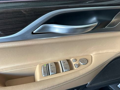 Used 2022 BMW 740i w/ Premium Package RWD image 11