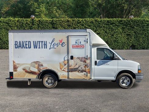 Used 2021 Chevrolet Express 3500 w/ Power Convenience Package image 3