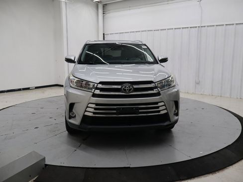Used 2019 Toyota Highlander Limited Platinum AWD/4WD image 8