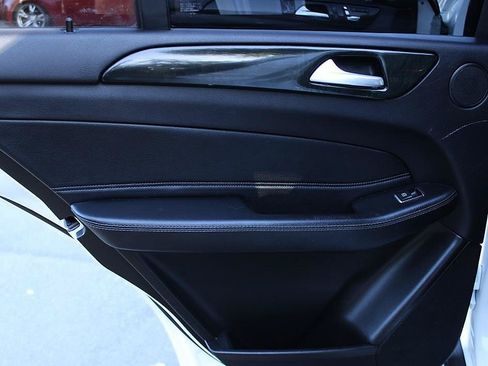 Used 2019 Mercedes-Benz GLE 400 4MATIC image 19