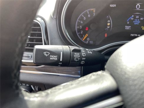 Used 2019 Jeep Grand Cherokee Overland AWD/4WD image 20