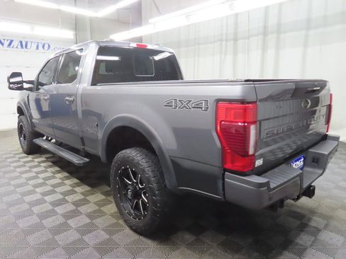 Used 2022 Ford F350 Lariat w/ Black Appearance Package image 6