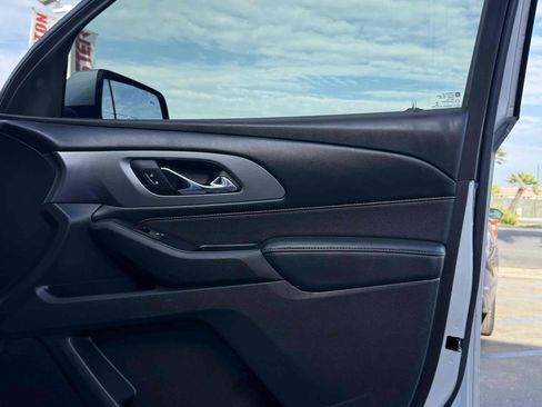 Used 2018 Chevrolet Traverse Premier image 64