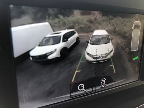 Used 2020 Ford Transit 250 Medium Roof RWD image 27