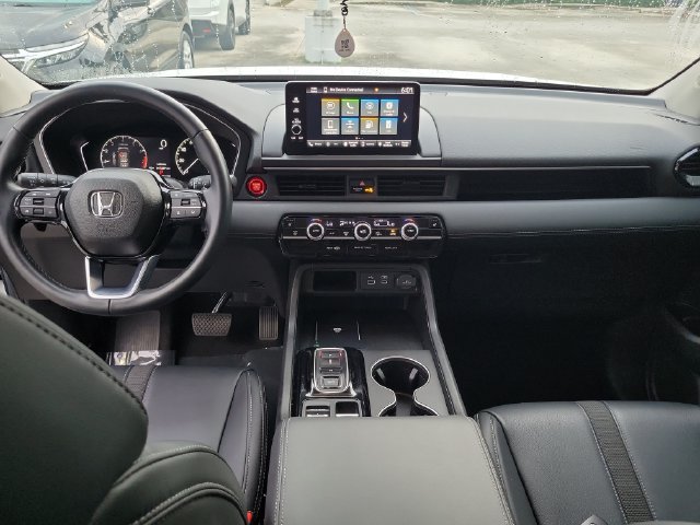 Used 2025 Honda Pilot EX-L image 9
