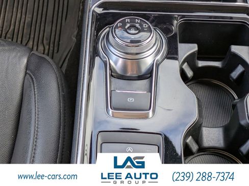 Used 2020 Ford Edge Titanium image 19