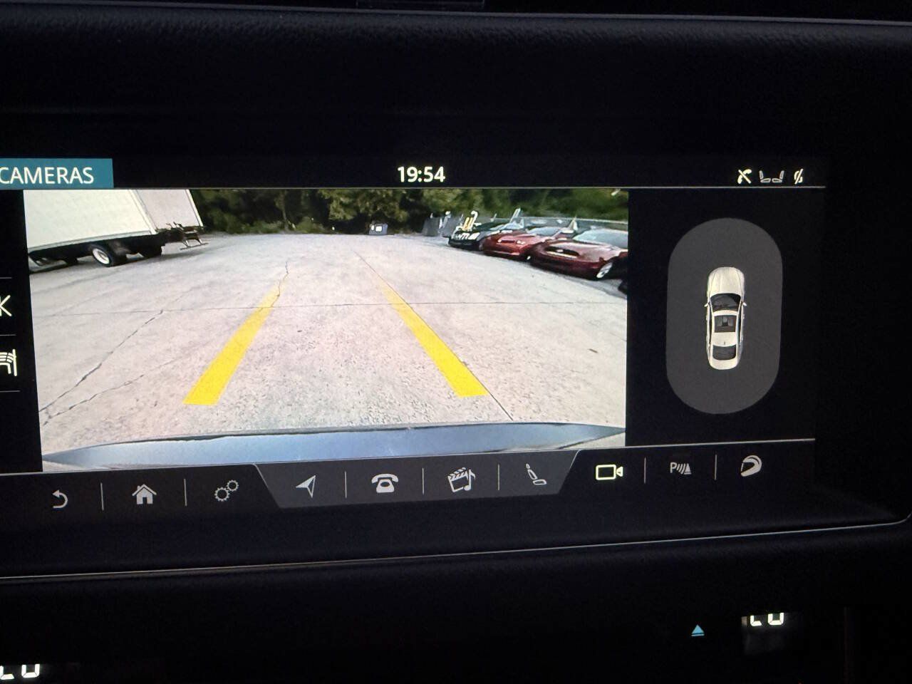 Used 2018 Jaguar XF R-Sport AWD/4WD image 41