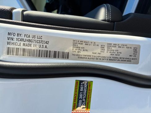 New 2025 Jeep Grand Cherokee Limited w/ Luxury Tech Group II image 31